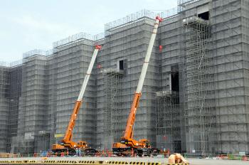 Photo of Kato & Tadano Cranes in Danweem.com