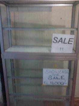 Photo of Used Glass Showcases Ideal For A Retailer in Danweem.com