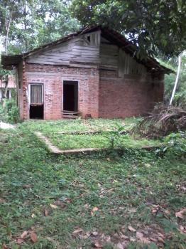 Photo of With Half Build House For Sale In Divlapitiya in Danweem.com